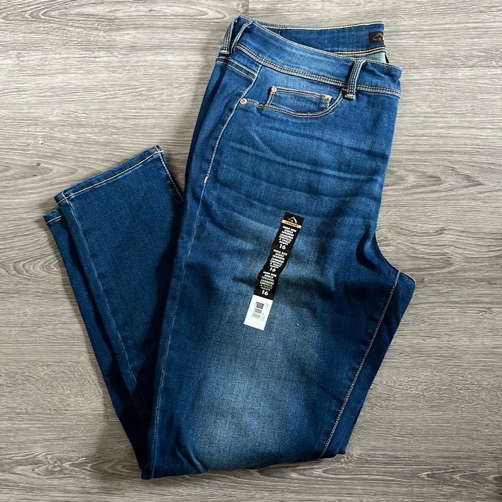 NWT high rise skinny jeans